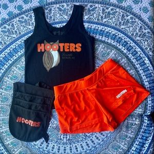 Hooters outfit